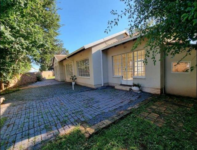 4 BEDROOM HOUSE FOR SALE IN HENLEY-ON-KLIP